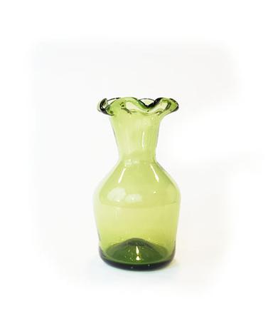 JAMESTOWN GLASS HAND BLOWN LIPPED VASE GREEN